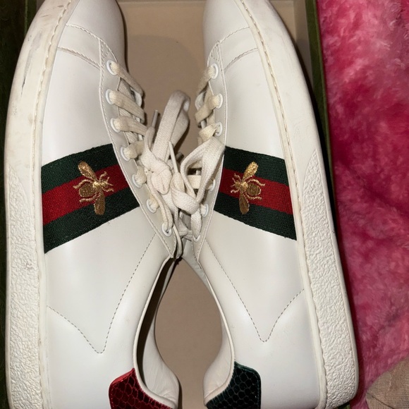 Gucci Women’s Ace Sneaker with Bee 💚🤍❤️ - Picture 6 of 8